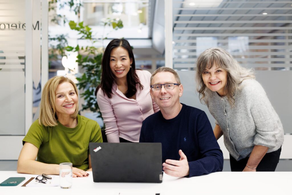 Teamet i Lørenskog Regnskap i lobbyen på K89